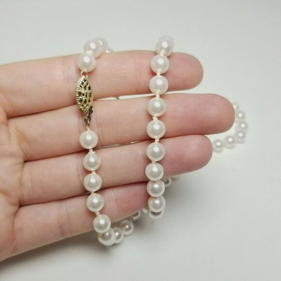 Vintage White Faux Pearl Single Strand Beaded Necklace with Gold Tone Clasp - Picture 1 of 7